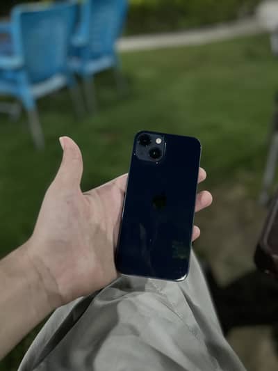 Apple iPhone 13