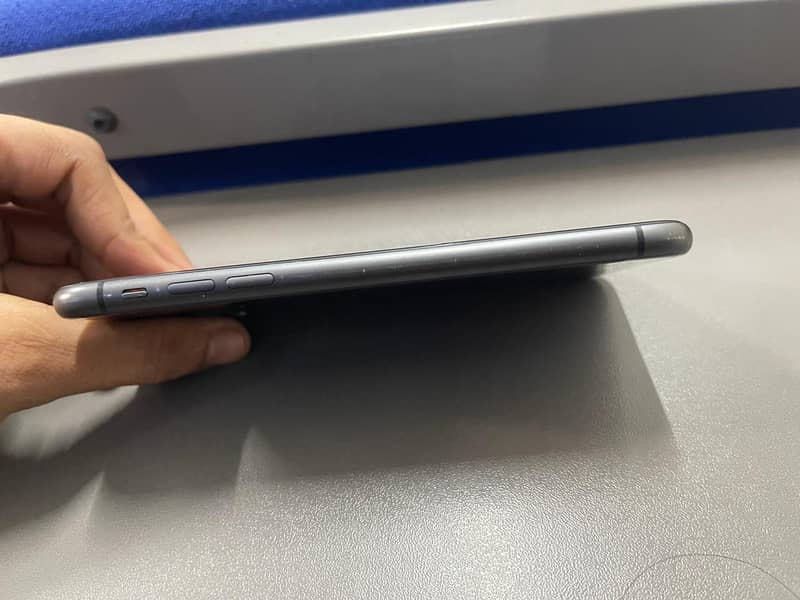 Apple iPhone 11 5