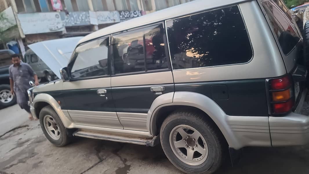 pajero 1