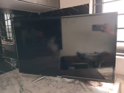 Orient 32” Full HD LCD TV –Excellent Condition