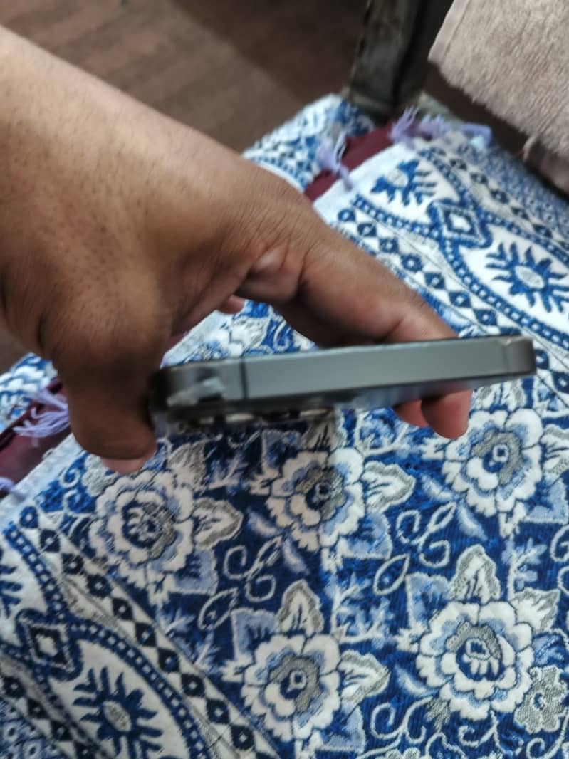 Apple iPhone 13 Pro Max 0