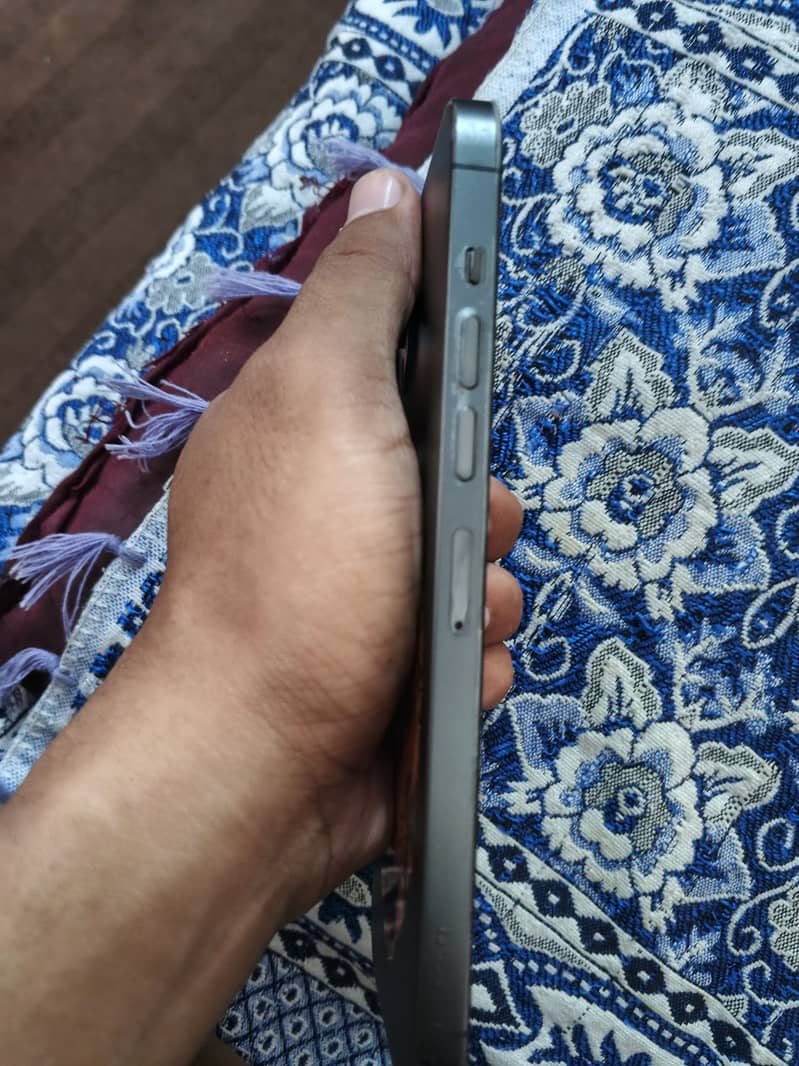 Apple iPhone 13 Pro Max 3