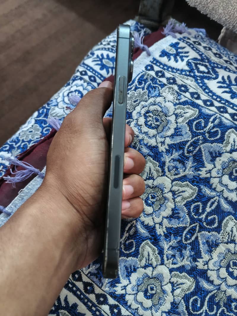 Apple iPhone 13 Pro Max 5