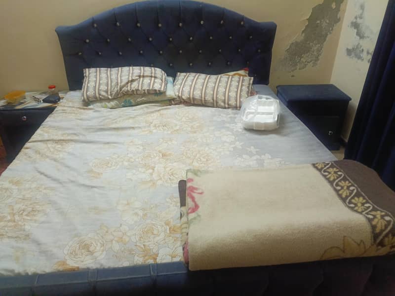 bed and dresing table 1