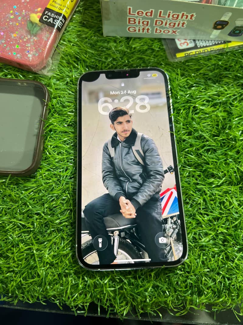 Apple iPhone 13 Pro 1