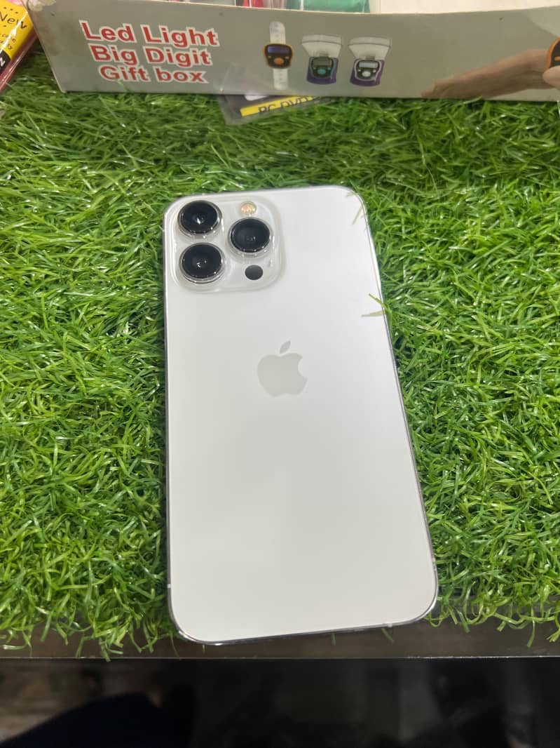 Apple iPhone 13 Pro 3