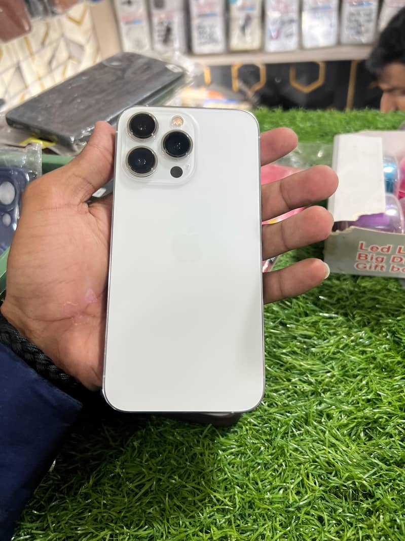 Apple iPhone 13 Pro 4