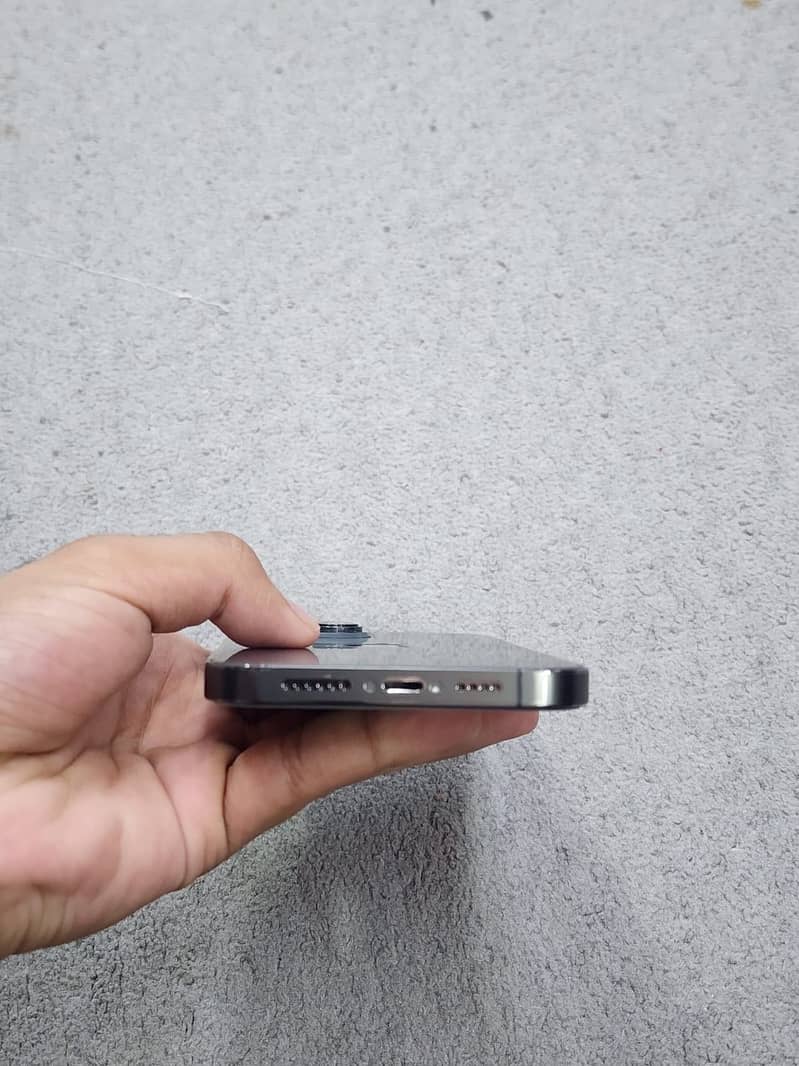 Apple iPhone 13 Pro Max 4