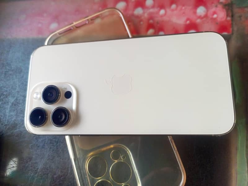 Apple iPhone 14 Pro Max 0