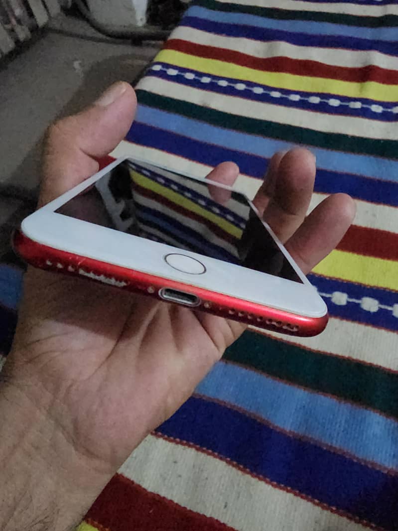 Apple iPhone 7 Plus 0