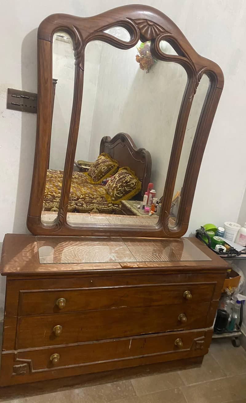dressing table 0