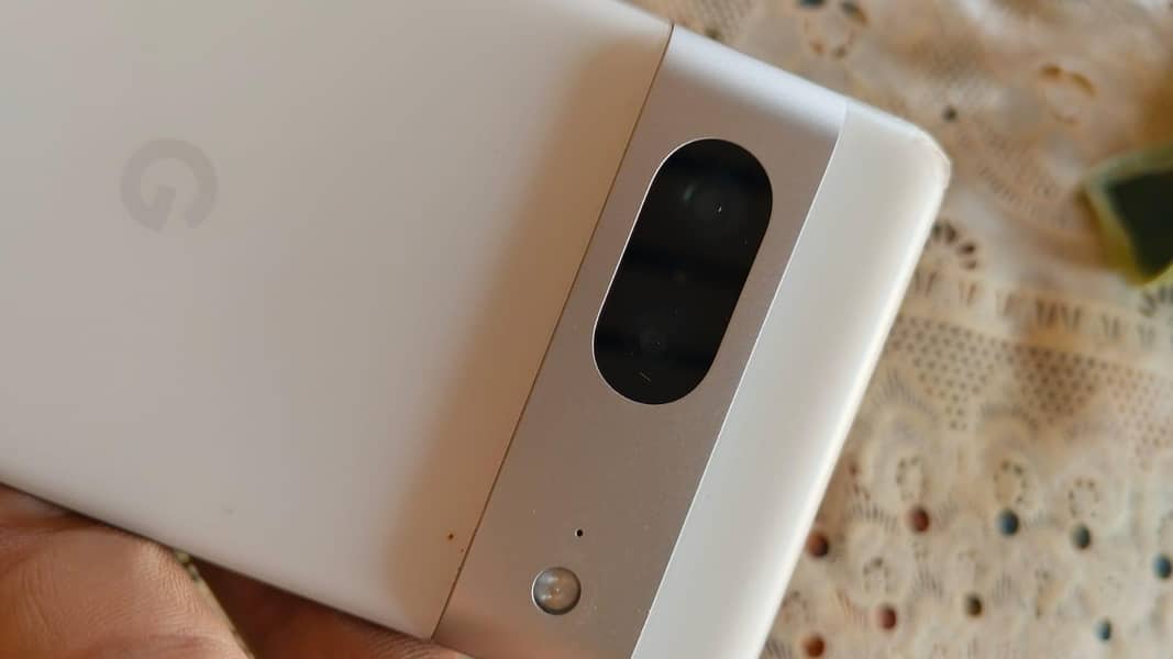 Google Pixel 7 4