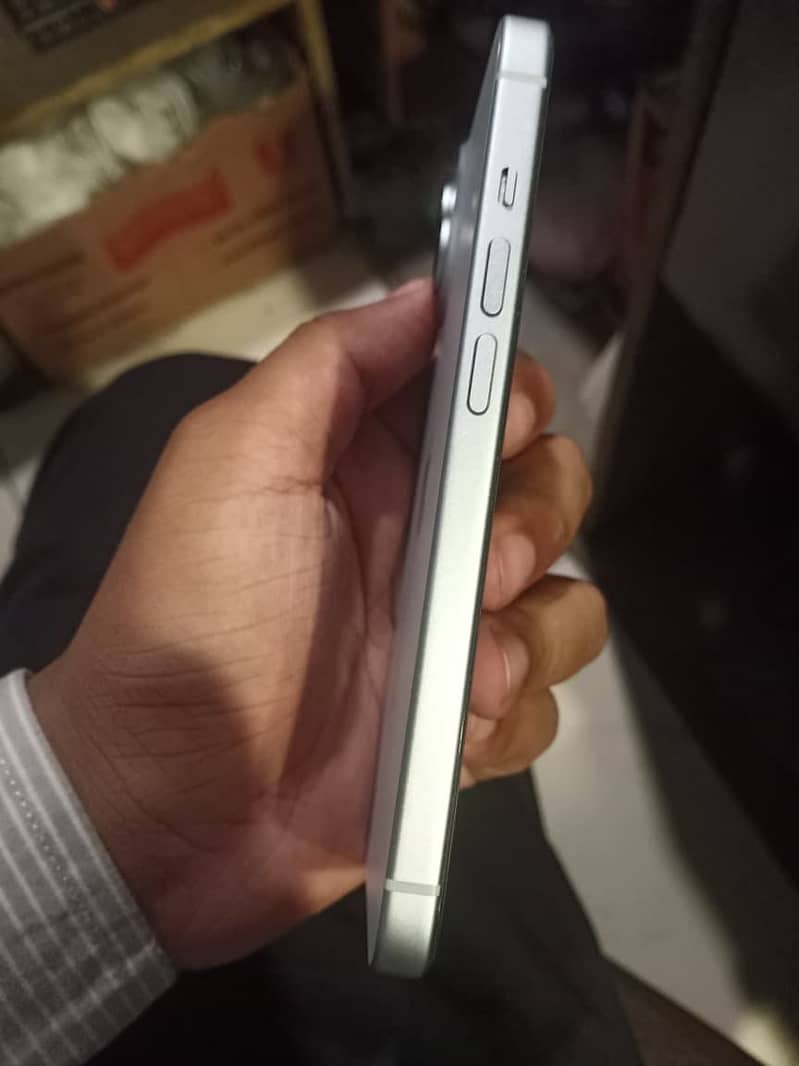 Apple iPhone 15 1