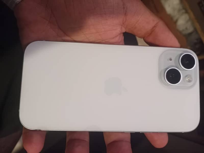 Apple iPhone 15 6
