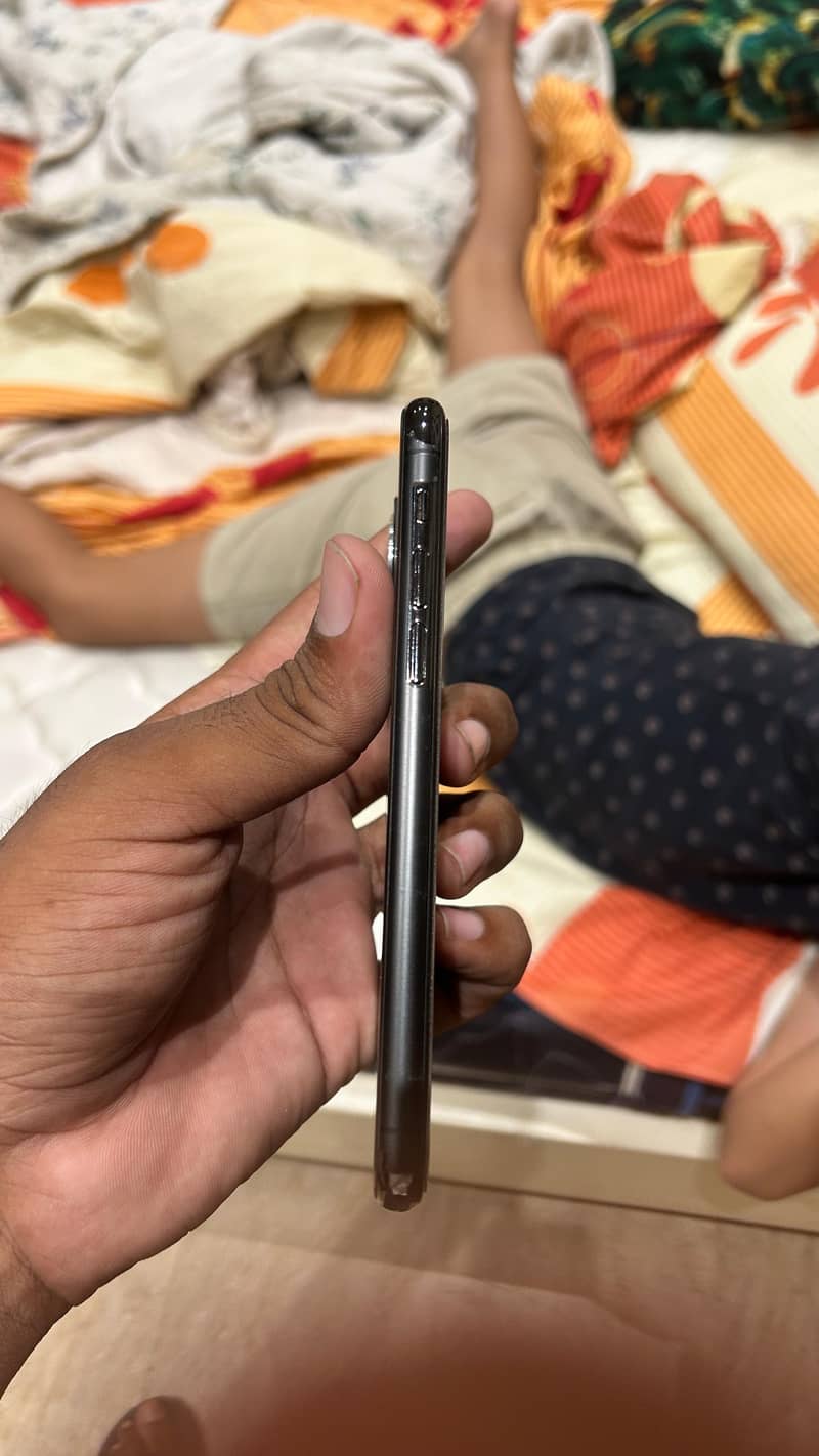 Apple iPhone 11 Pro 0