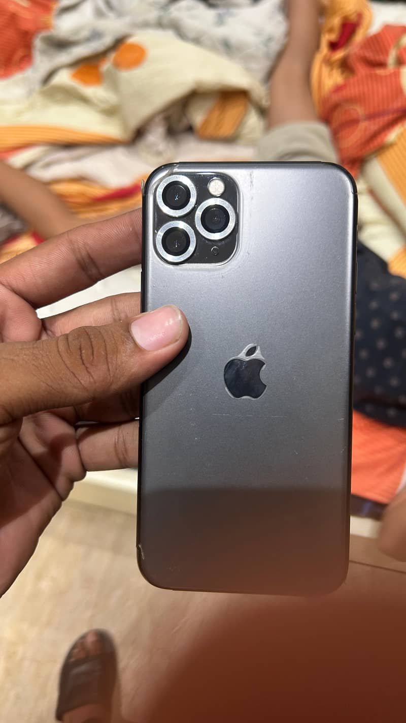 Apple iPhone 11 Pro 2
