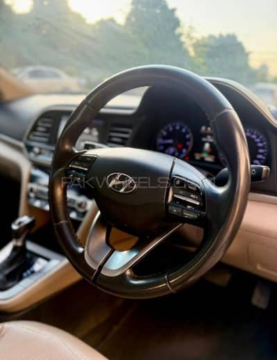 Hyundai Elantra 2021