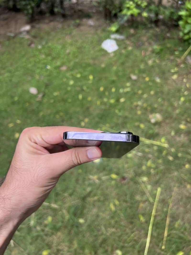Apple iPhone 14 Pro Max 2