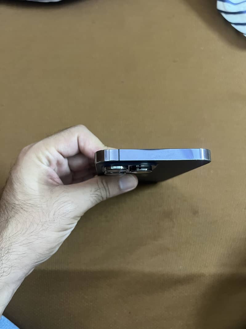 Apple iPhone 14 Pro Max 8