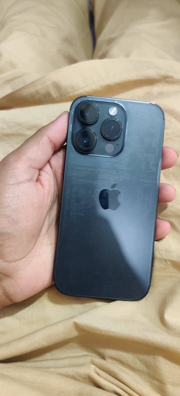 Apple iPhone 14 Pro 1