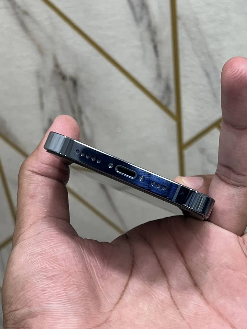 IPhone 13 Pro JV 4
