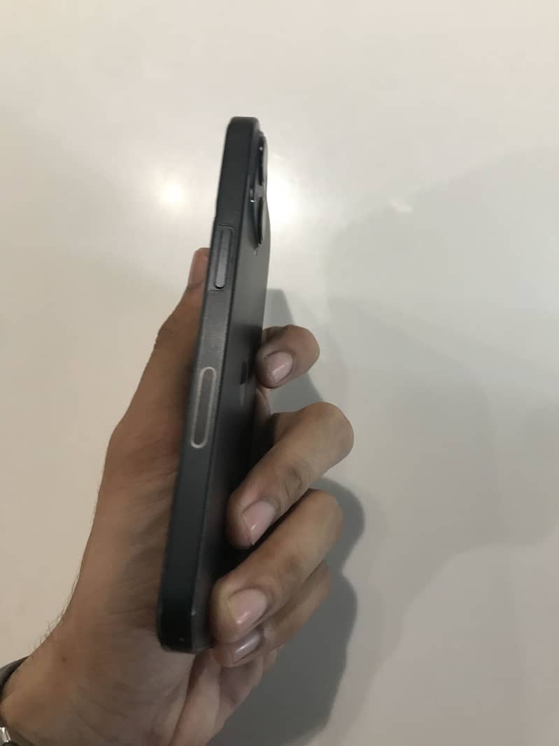 Apple iPhone 13 3