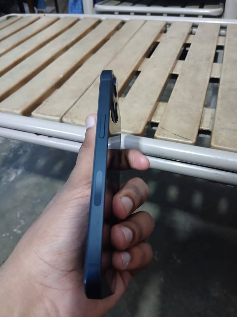 Apple iPhone 13 3