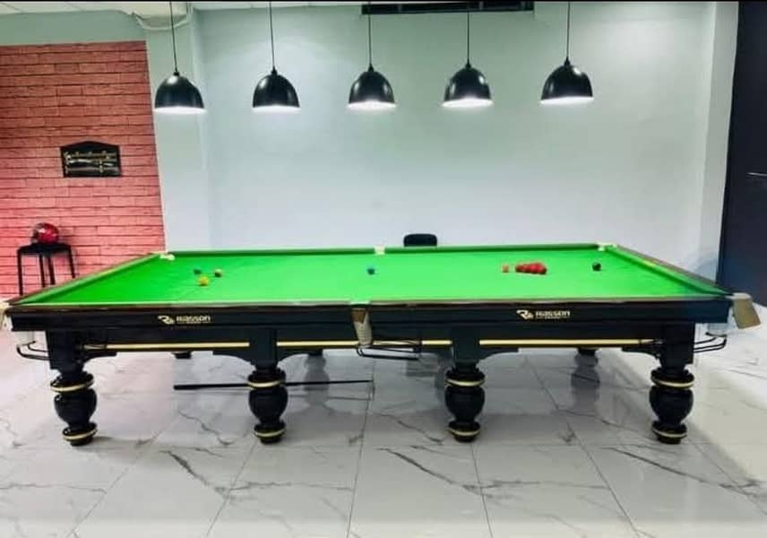 Snooker table & 0
