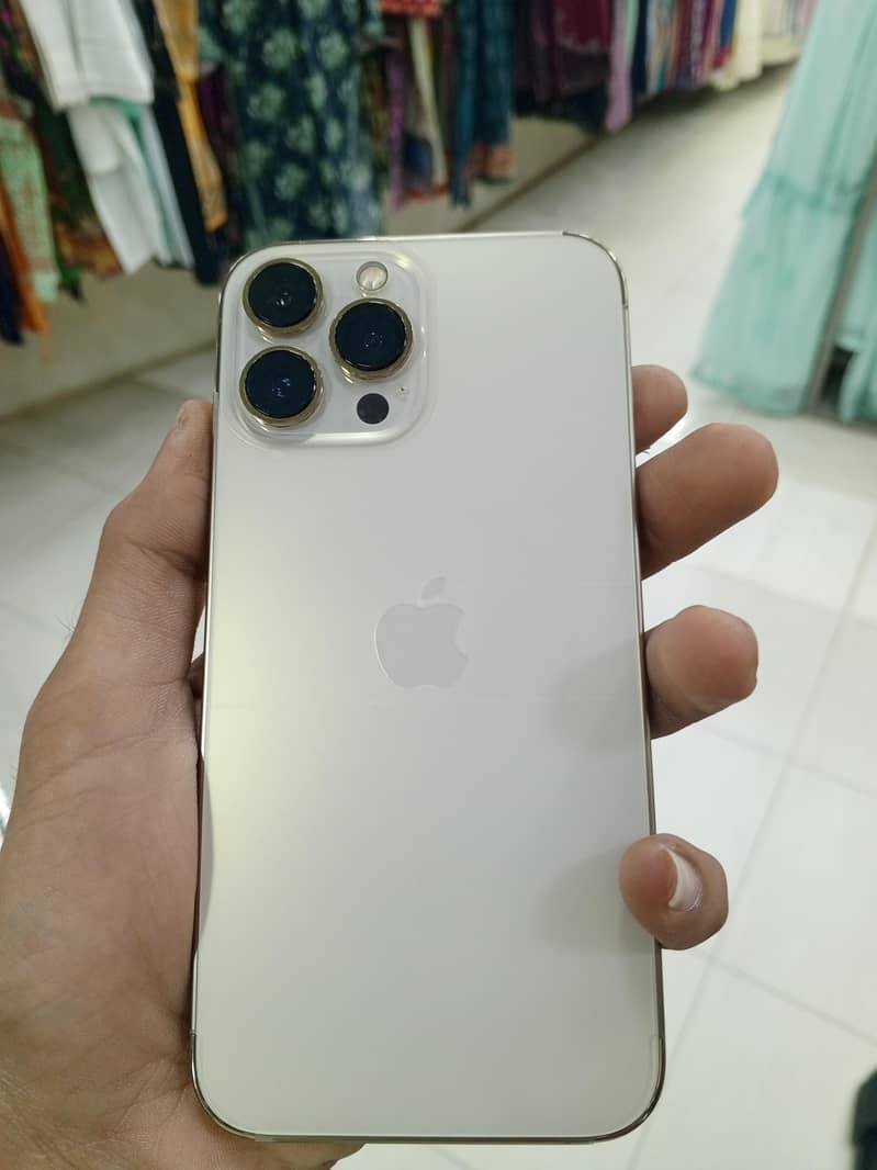 Apple iPhone 13 Pro Max 4