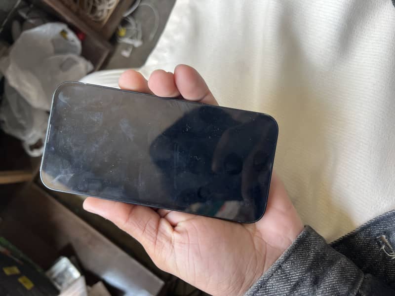 Apple iPhone 13 2