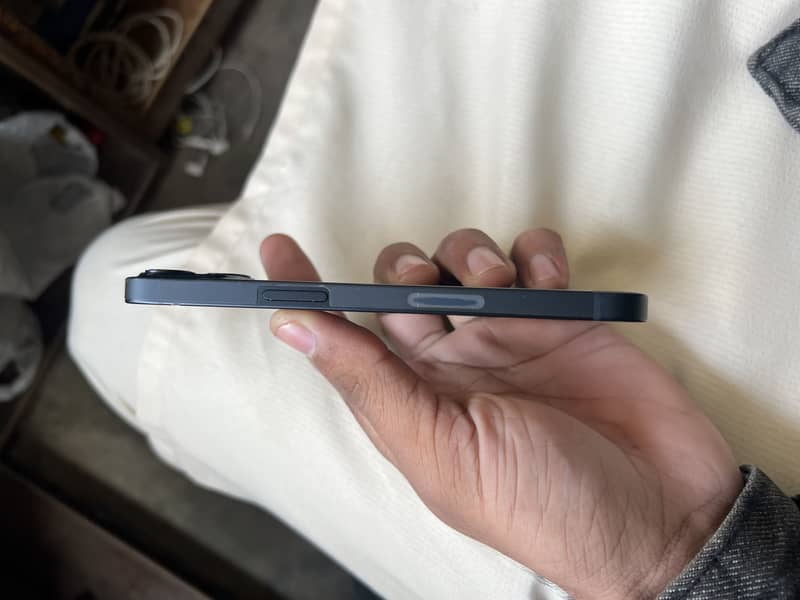 Apple iPhone 13 5