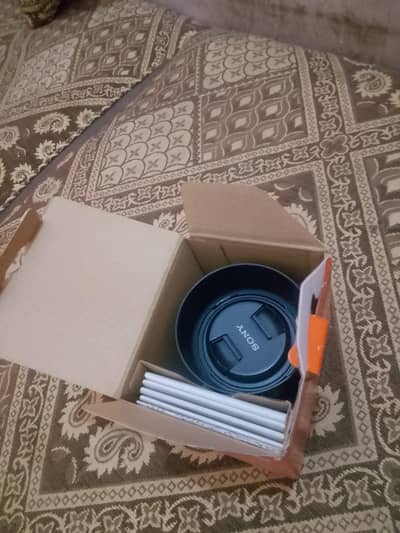Sony 50mm 1.8 box