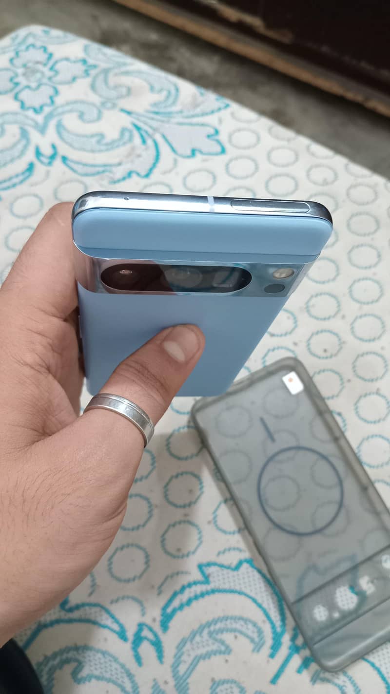 Google Pixel 8 Pro 4