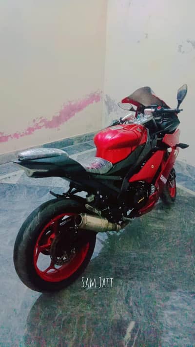 Yamaha R1