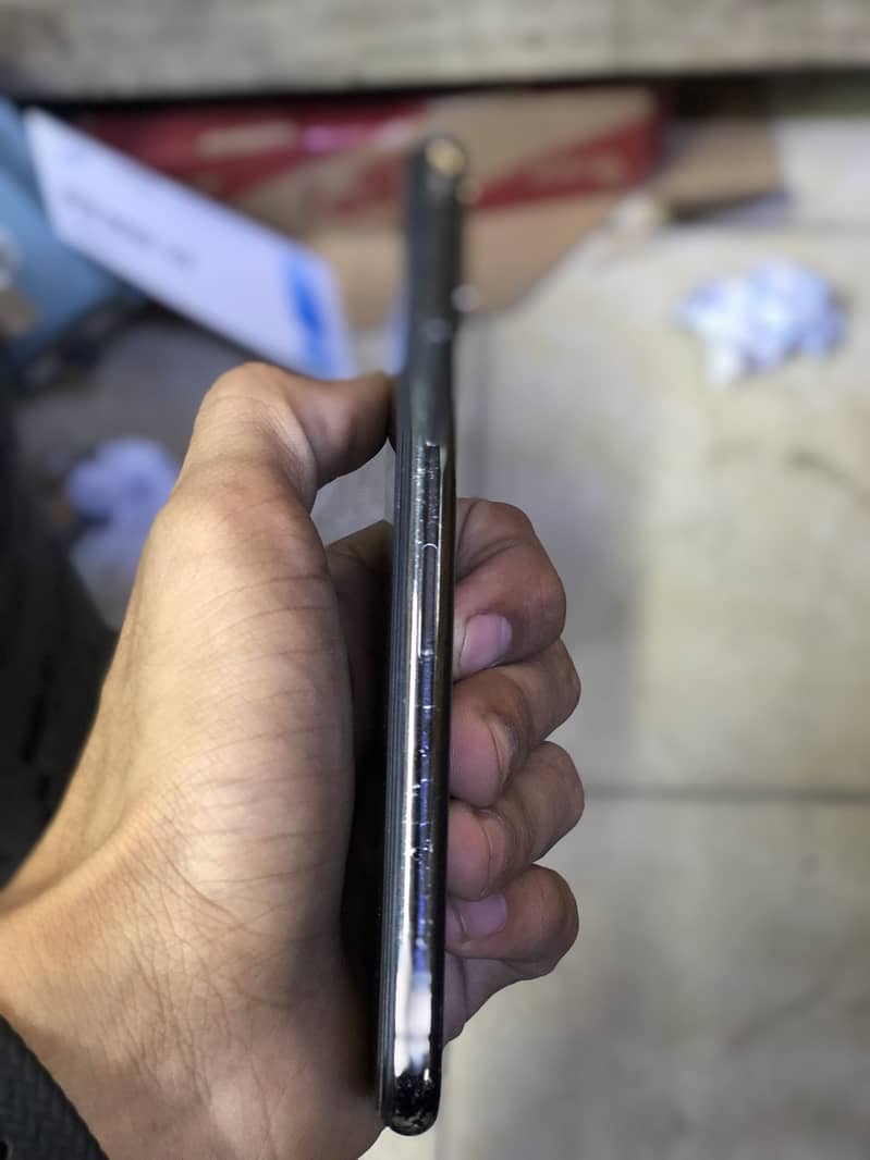 Apple iPhone X 3