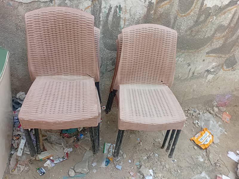 chair and tablee 1