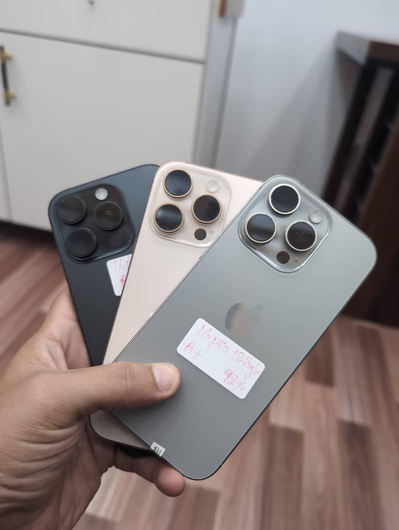 Apple iPhone 16 Pro 0
