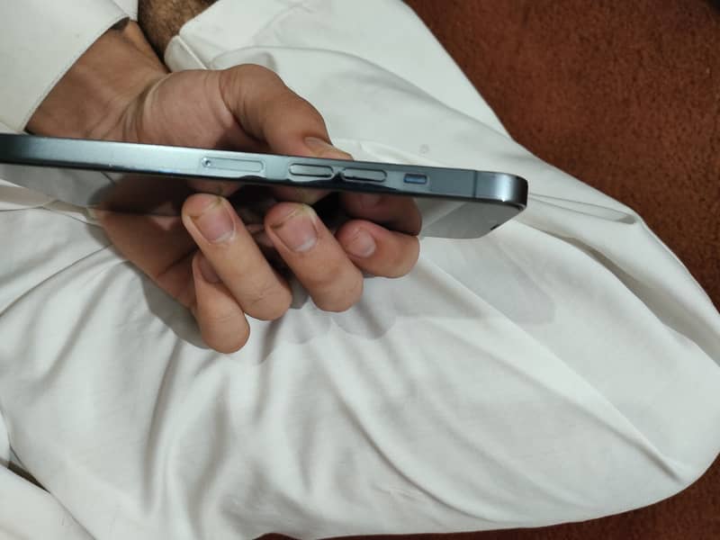 Apple iPhone 13 Pro Max 4
