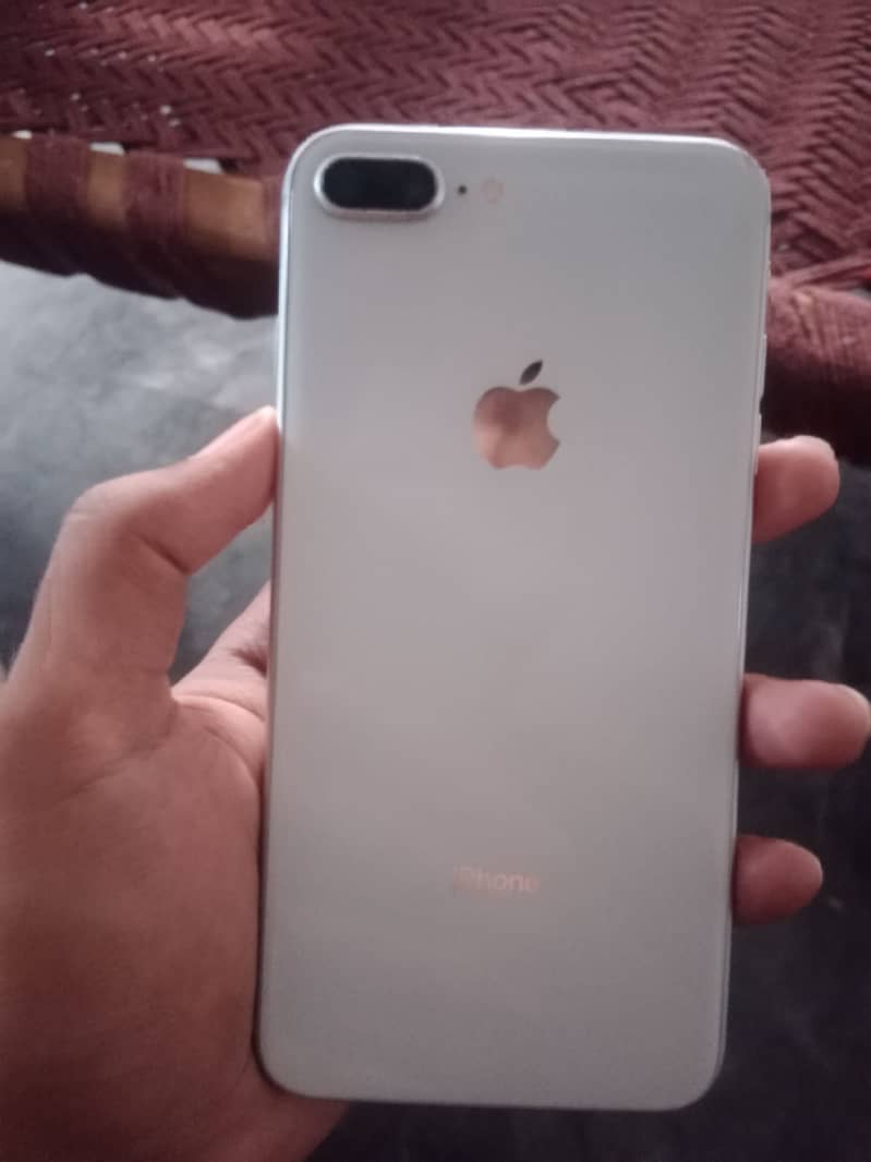 Apple iPhone 8 Plus 0