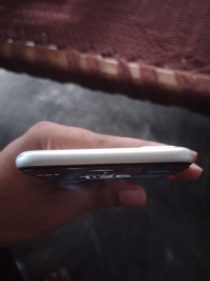 Apple iPhone 8 Plus 5