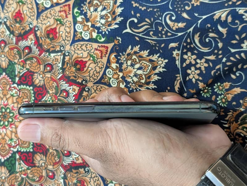 Apple iPhone 11 Pro 1