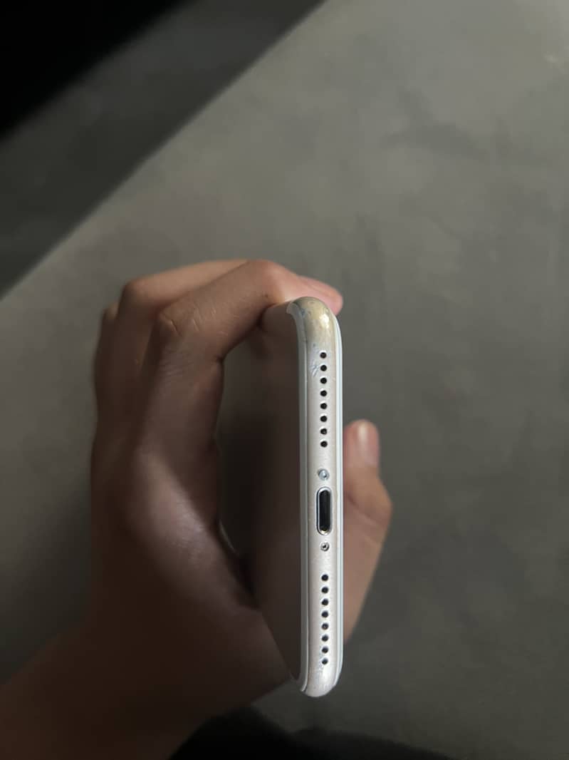 Apple iPhone 7 Plus 2