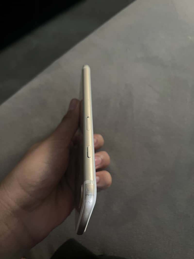 Apple iPhone 7 Plus 4