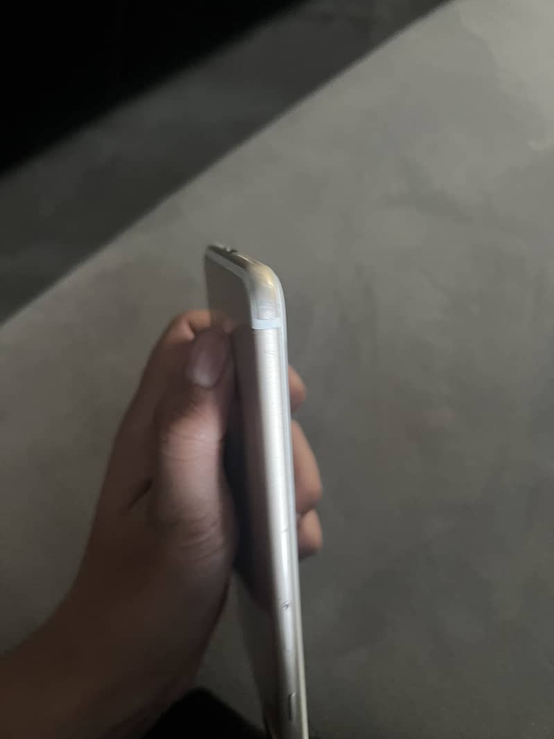 Apple iPhone 7 Plus 6