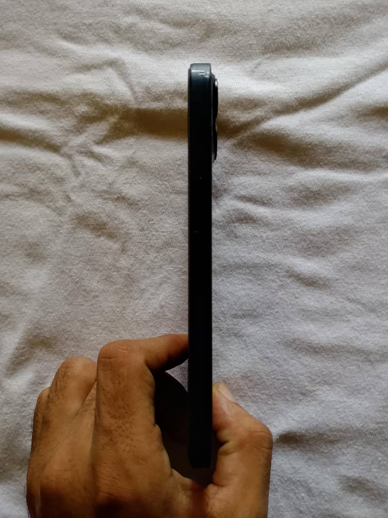 Apple iPhone 13 3