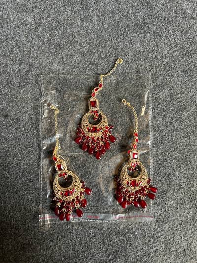 BRIDAL EARRINGS AND TEEKA SET DARK MAROON