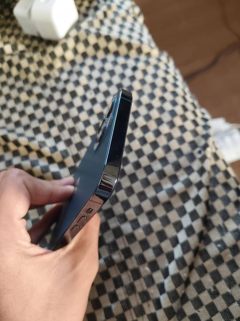 Apple iPhone 12 Pro 2