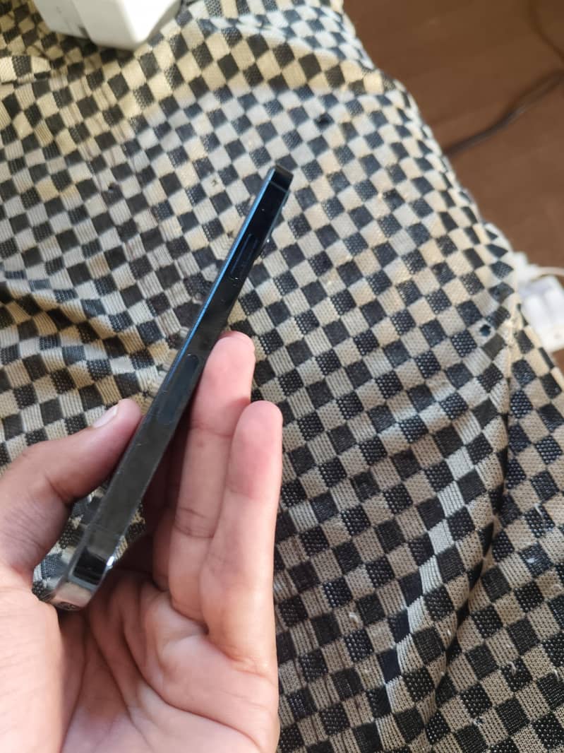 Apple iPhone 12 Pro 3
