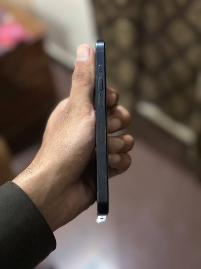 Apple iPhone 15 Pro 0