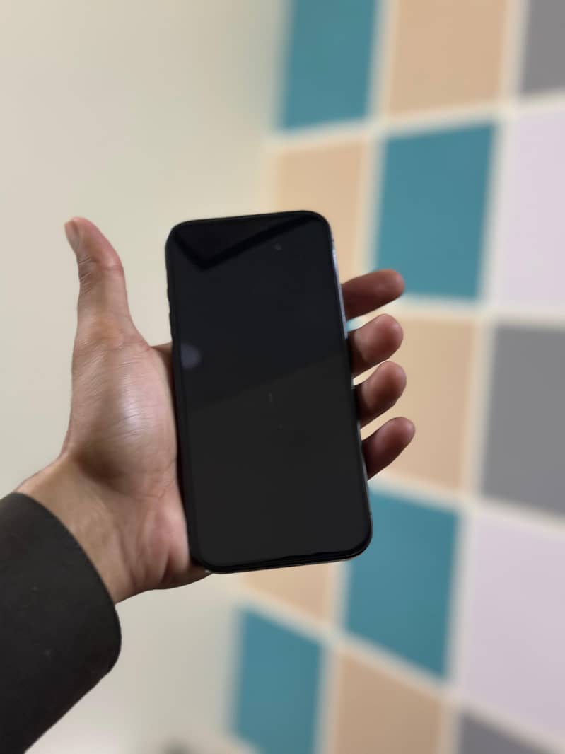 Apple iPhone 15 Pro 3